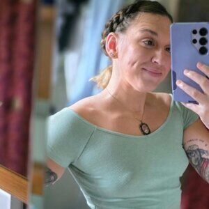 Meet your Posher, Shellby